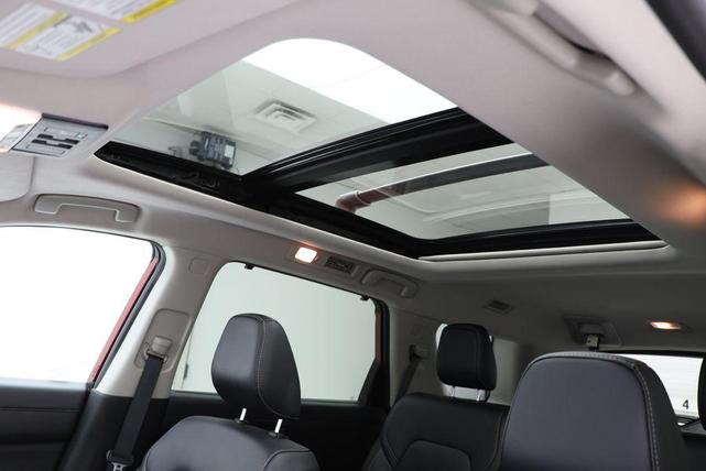 Photo of 2022 Scarlet Ember Tintcoat Nissan Pathfinder