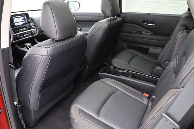 Photo of 2022 Scarlet Ember Tintcoat Nissan Pathfinder