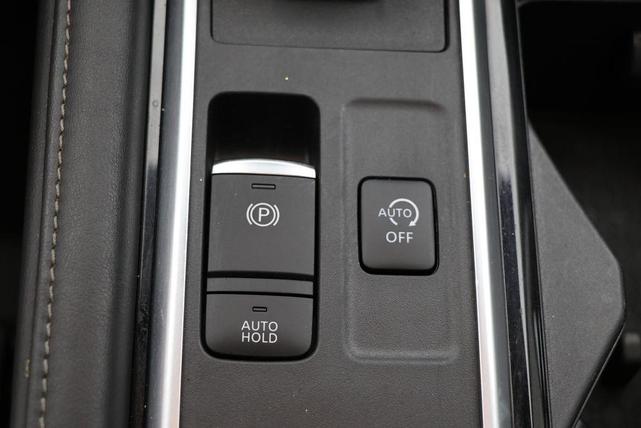 Photo of 2022 Scarlet Ember Tintcoat Nissan Pathfinder