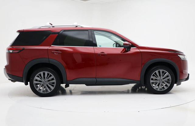 Photo of 2022 Scarlet Ember Tintcoat Nissan Pathfinder