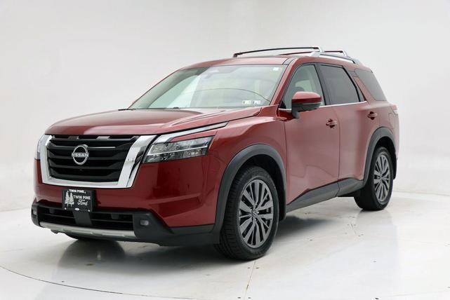 Photo of 2022 Scarlet Ember Tintcoat Nissan Pathfinder