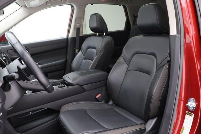 Photo of 2022 Scarlet Ember Tintcoat Nissan Pathfinder