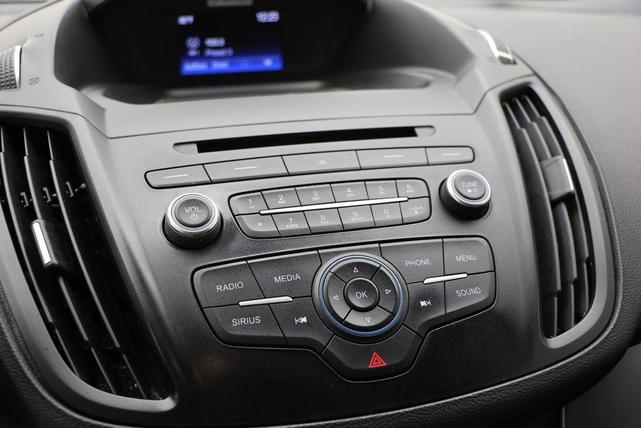 Photo of 2017 Ingot Silver Ford Escape