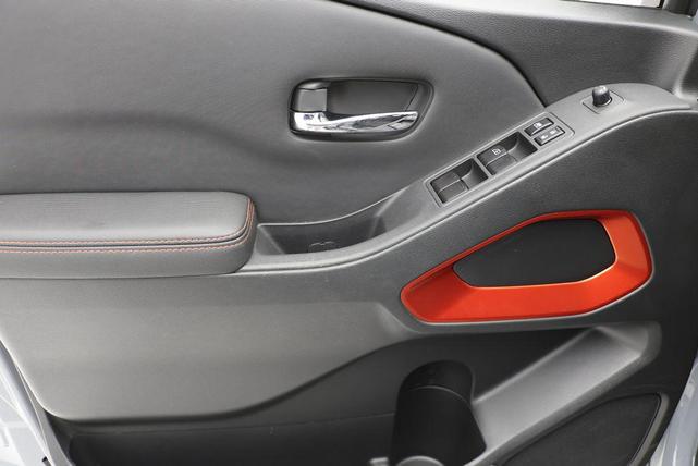 Photo of 2023 Boulder Gray Pearl Nissan Frontier
