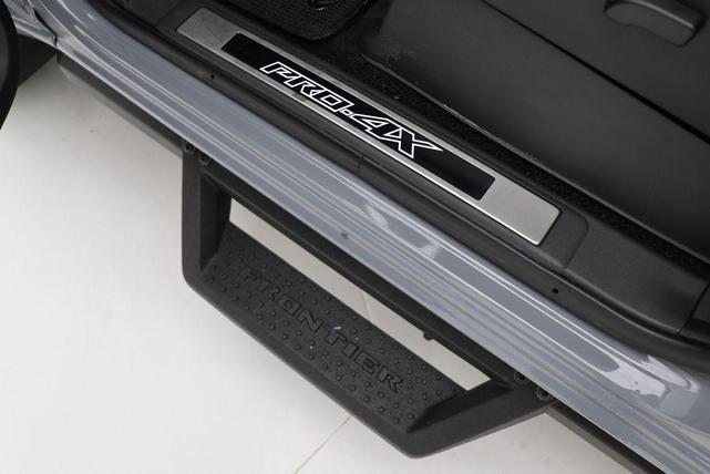 Photo of 2023 Boulder Gray Pearl Nissan Frontier