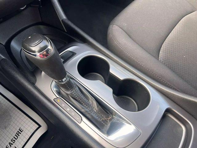 Photo of 2017 Silver Ice Metallic Chevrolet Malibu