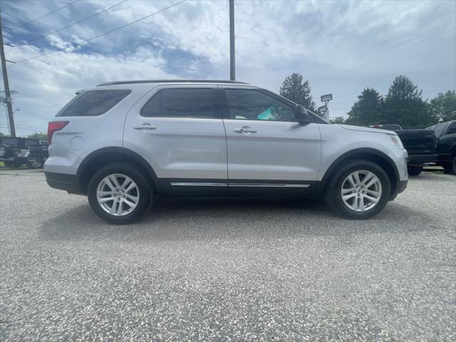 Photo of 2018 Ingot Silver Metallic Ford Explorer
