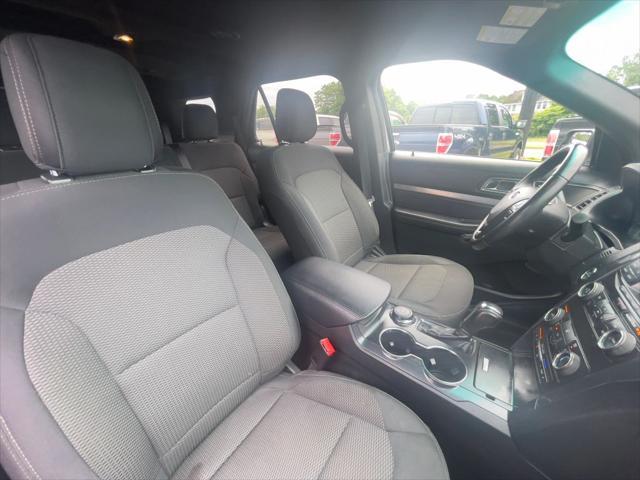 Photo of 2018 Ingot Silver Metallic Ford Explorer