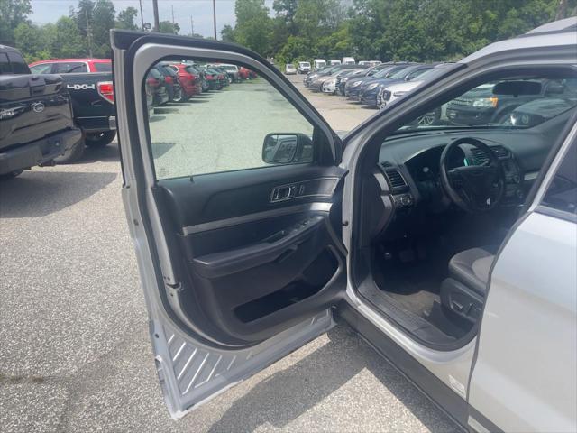 Photo of 2018 Ingot Silver Metallic Ford Explorer