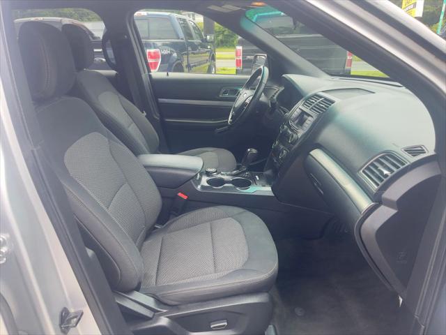Photo of 2018 Ingot Silver Metallic Ford Explorer