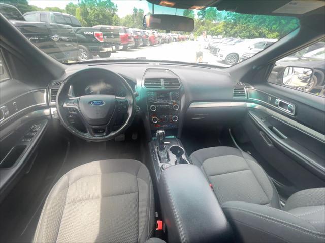 Photo of 2018 Ingot Silver Metallic Ford Explorer