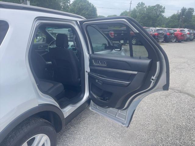 Photo of 2018 Ingot Silver Metallic Ford Explorer