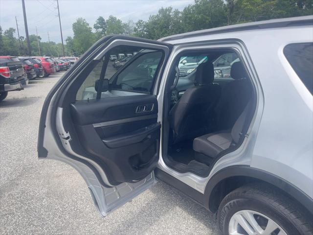 Photo of 2018 Ingot Silver Metallic Ford Explorer