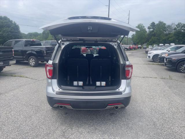 Photo of 2018 Ingot Silver Metallic Ford Explorer