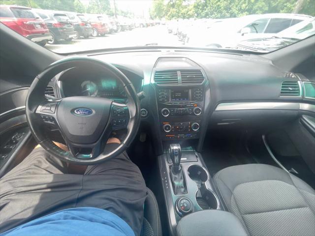 Photo of 2018 Ingot Silver Metallic Ford Explorer