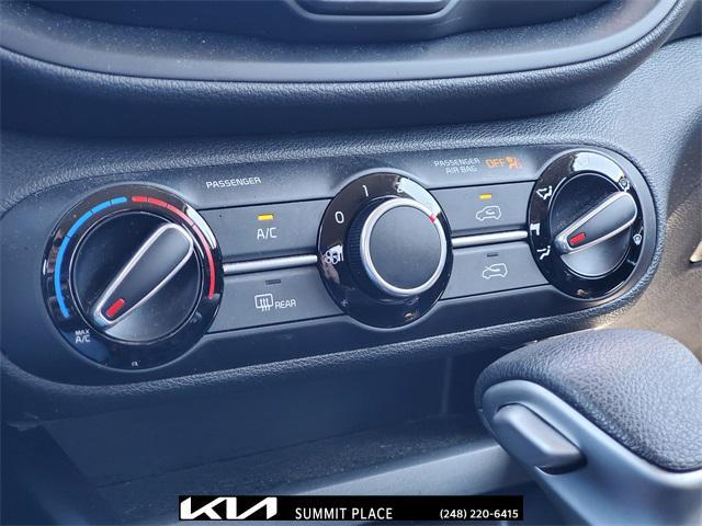 Photo of 2022 Snow White Pearl Kia Soul