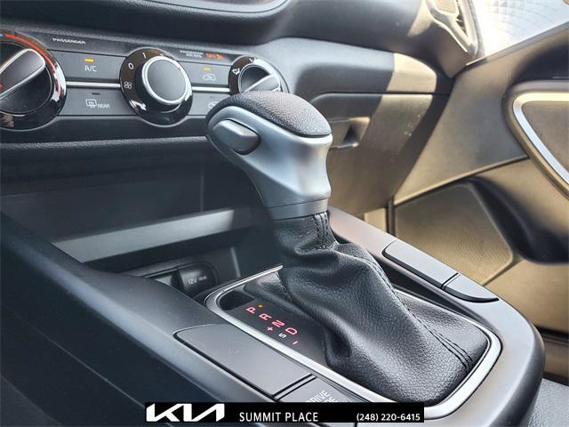 Photo of 2022 Snow White Pearl Kia Soul