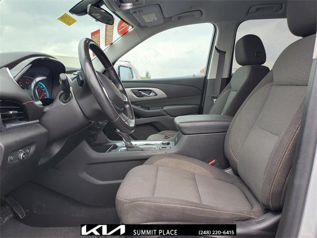 Photo of 2019 Silver Ice Metallic Chevrolet Traverse