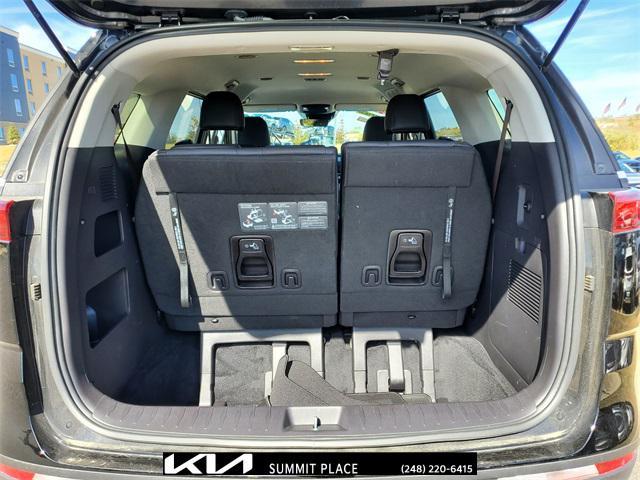 Photo of 2024 Aurora Black Pearl Kia Carnival
