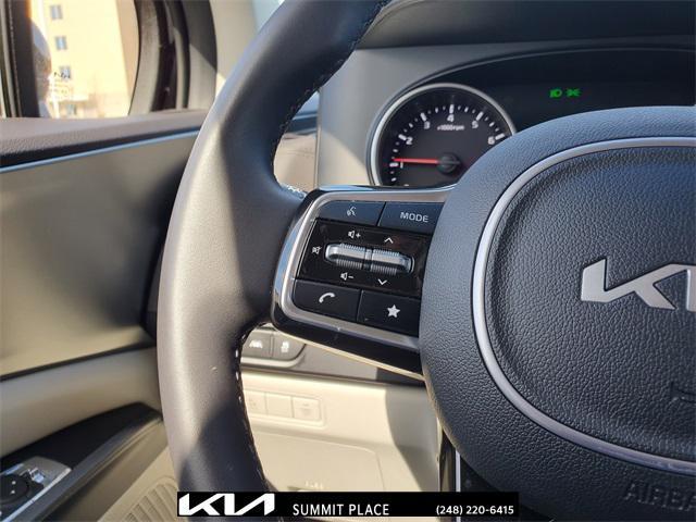 Photo of 2024 Aurora Black Pearl Kia Carnival