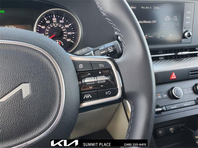 Photo of 2024 Aurora Black Pearl Kia Carnival