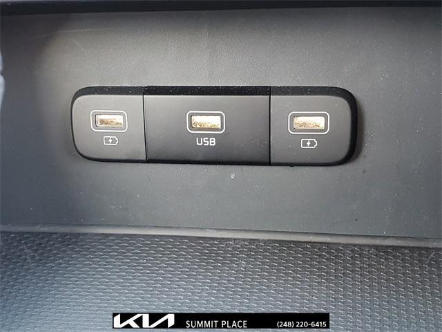 Photo of 2024 Aurora Black Pearl Kia Carnival