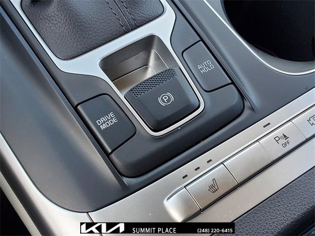 Photo of 2024 Aurora Black Pearl Kia Carnival