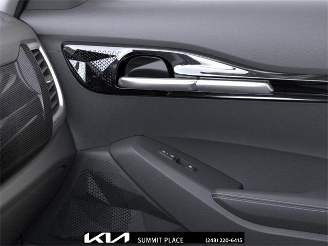 Photo of 2026 Clear White/Black Roof Kia Seltos