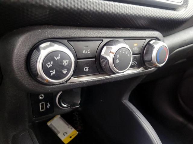 Photo of 2021 Black Nissan Kicks