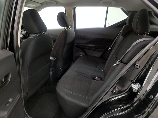 Photo of 2021 Black Nissan Kicks