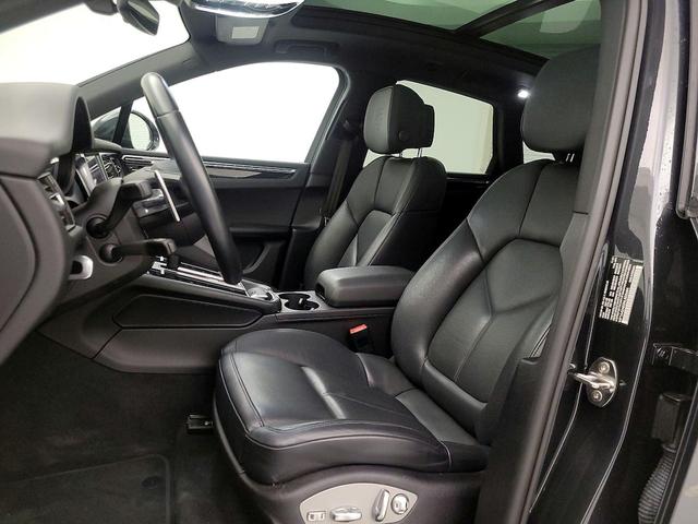 Photo of 2022 Gray Porsche Macan
