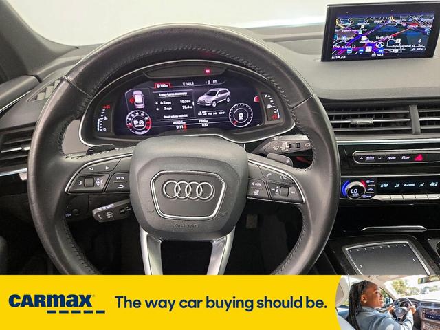 Photo of 2017 Gray Audi Q7