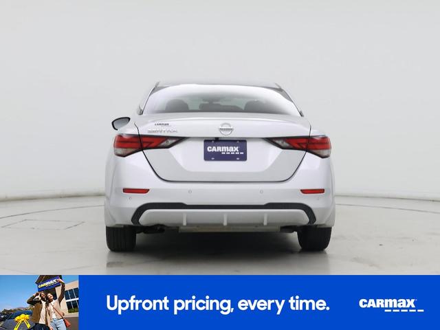 Photo of 2022 Silver Nissan Sentra