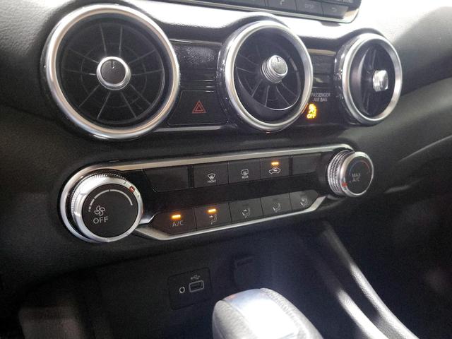 Photo of 2022 Silver Nissan Sentra