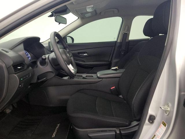 Photo of 2022 Silver Nissan Sentra