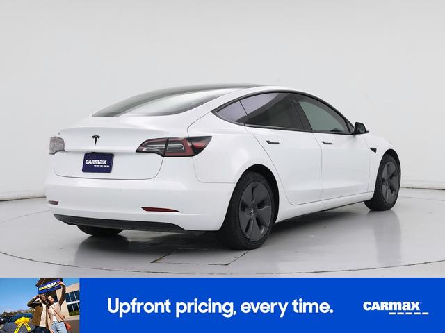 Photo of 2022 White Tesla Model 3