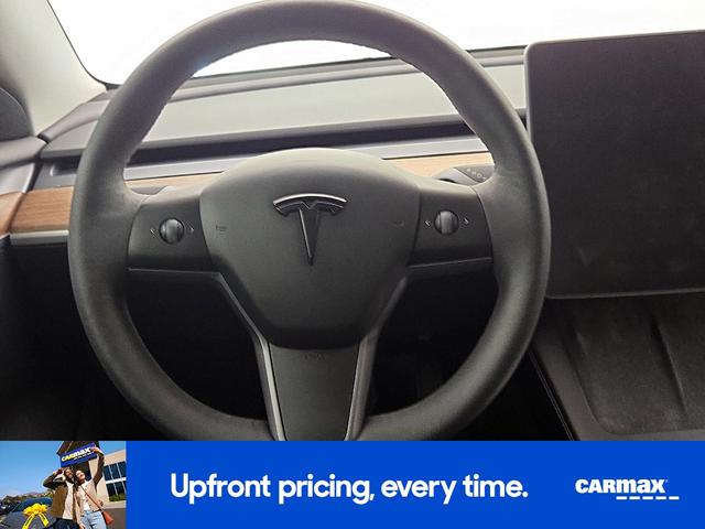 Photo of 2022 White Tesla Model 3