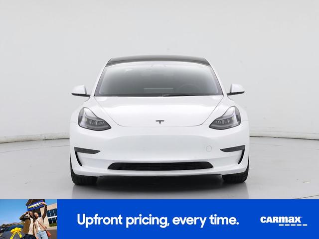 Photo of 2022 White Tesla Model 3