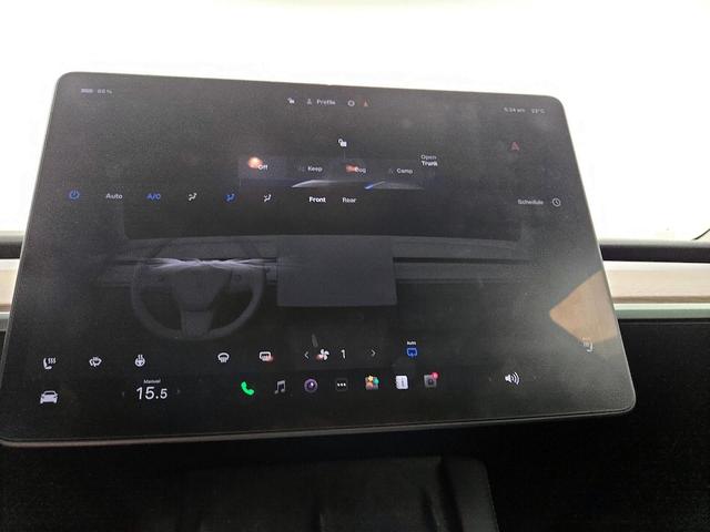 Photo of 2022 White Tesla Model 3