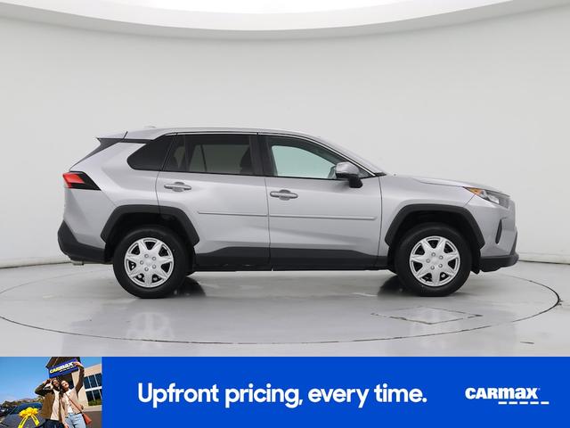 Photo of 2022 White Toyota RAV4