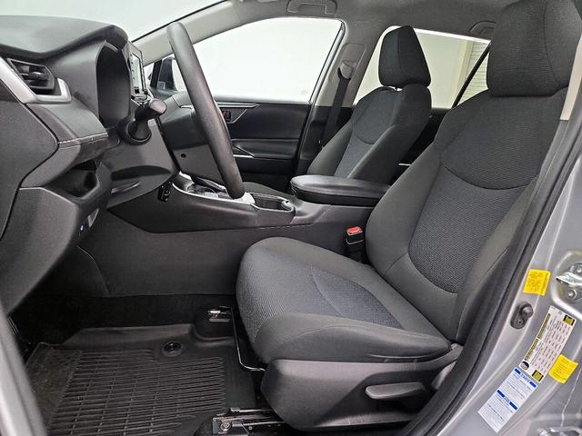 Photo of 2022 White Toyota RAV4