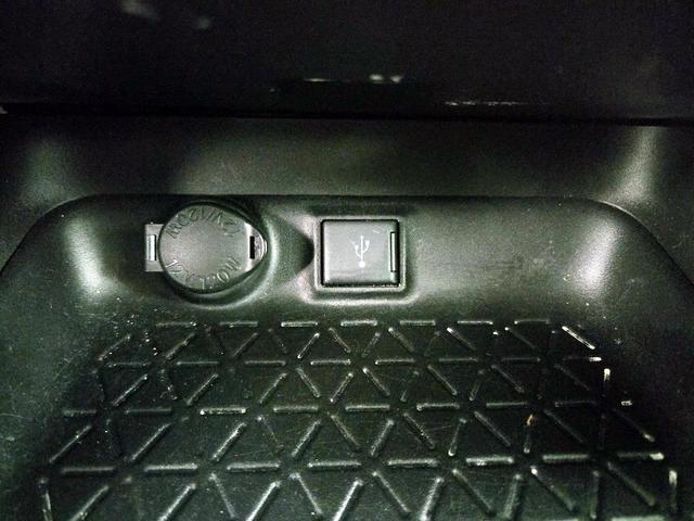 Photo of 2022 White Toyota RAV4