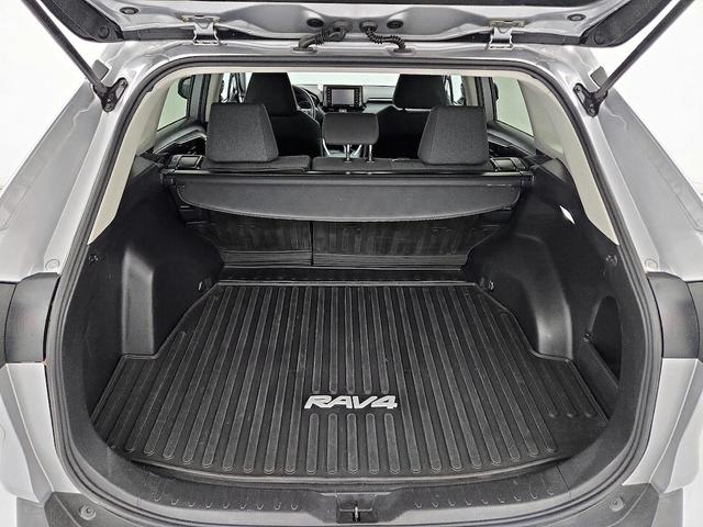 Photo of 2022 White Toyota RAV4