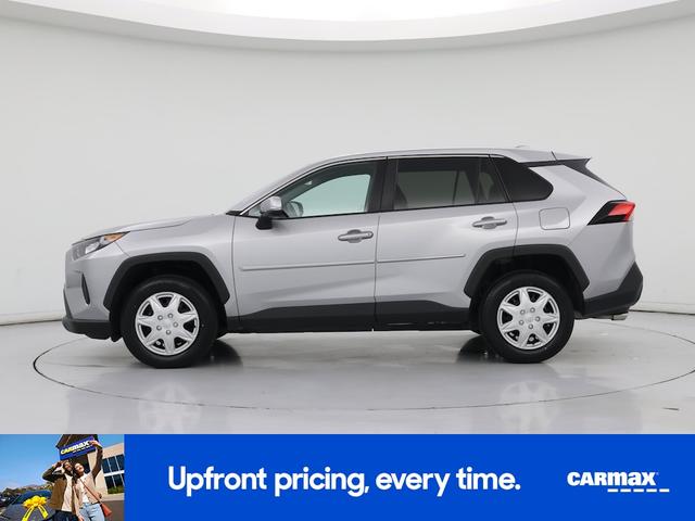 Photo of 2022 White Toyota RAV4