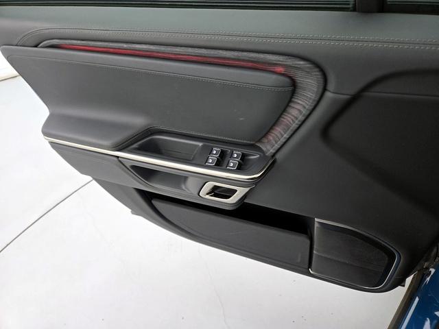 Photo of 2022 Blue Rivian R1S
