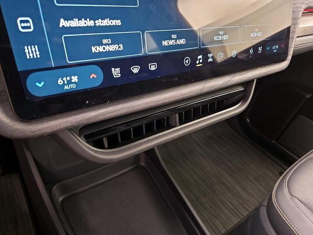 Photo of 2022 Blue Rivian R1S