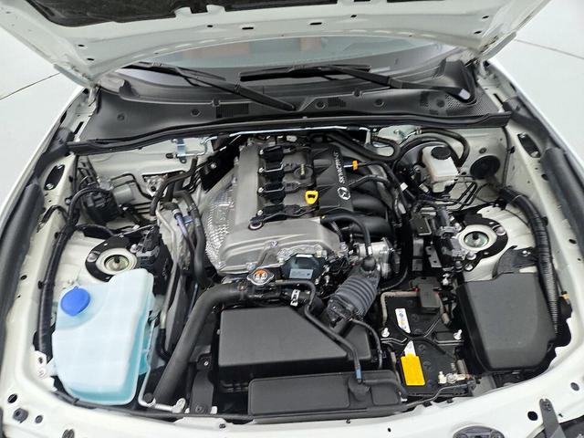 Photo of 2023 White Mazda MX-5 Miata