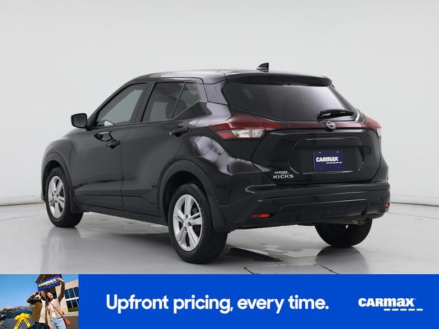 Photo of 2024 Black Nissan Kicks
