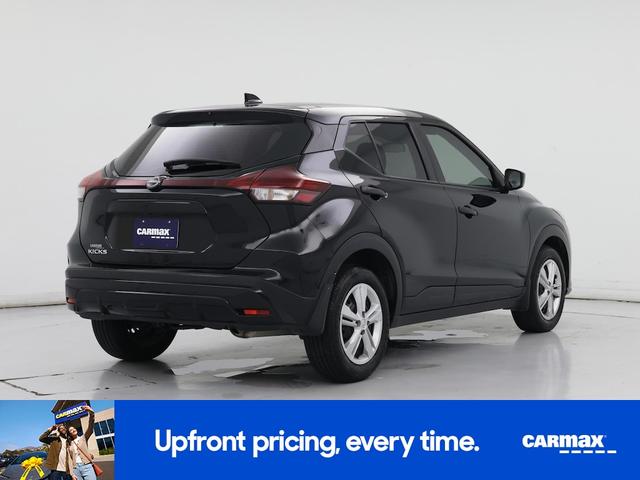 Photo of 2024 Black Nissan Kicks