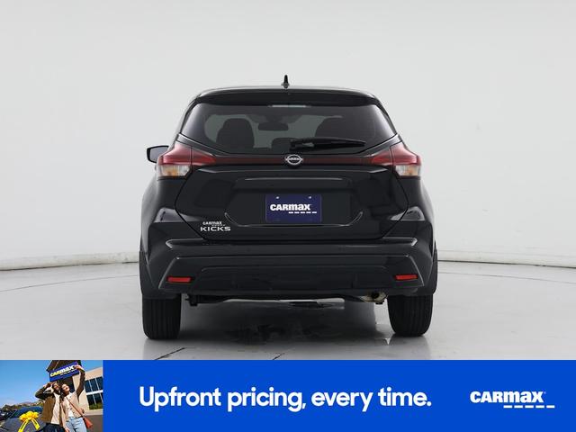 Photo of 2024 Black Nissan Kicks